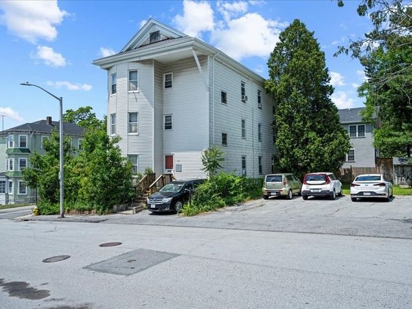 60 Esther St, Worcester, MA 01607