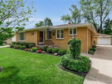 203 Forest Hill Drive, Amherst, NY 14221