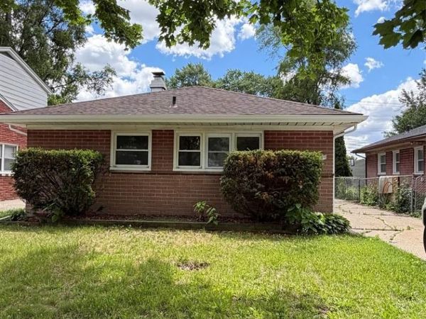 1244 E Dallas Avenue, Madison Heights, MI 48071