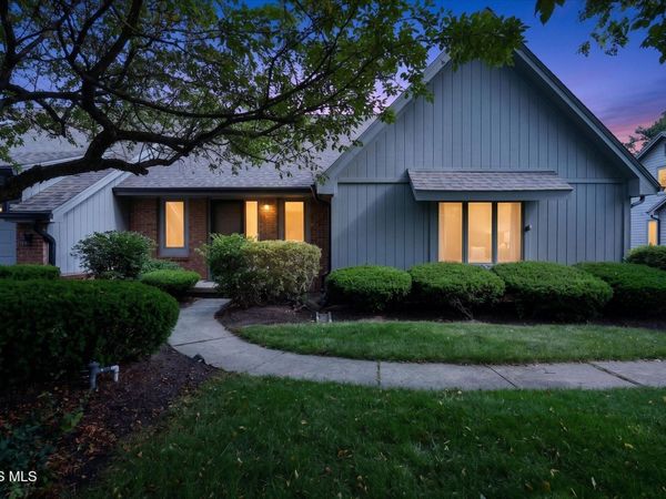 6820 Carrietowne Lane , Toledo, OH 43617