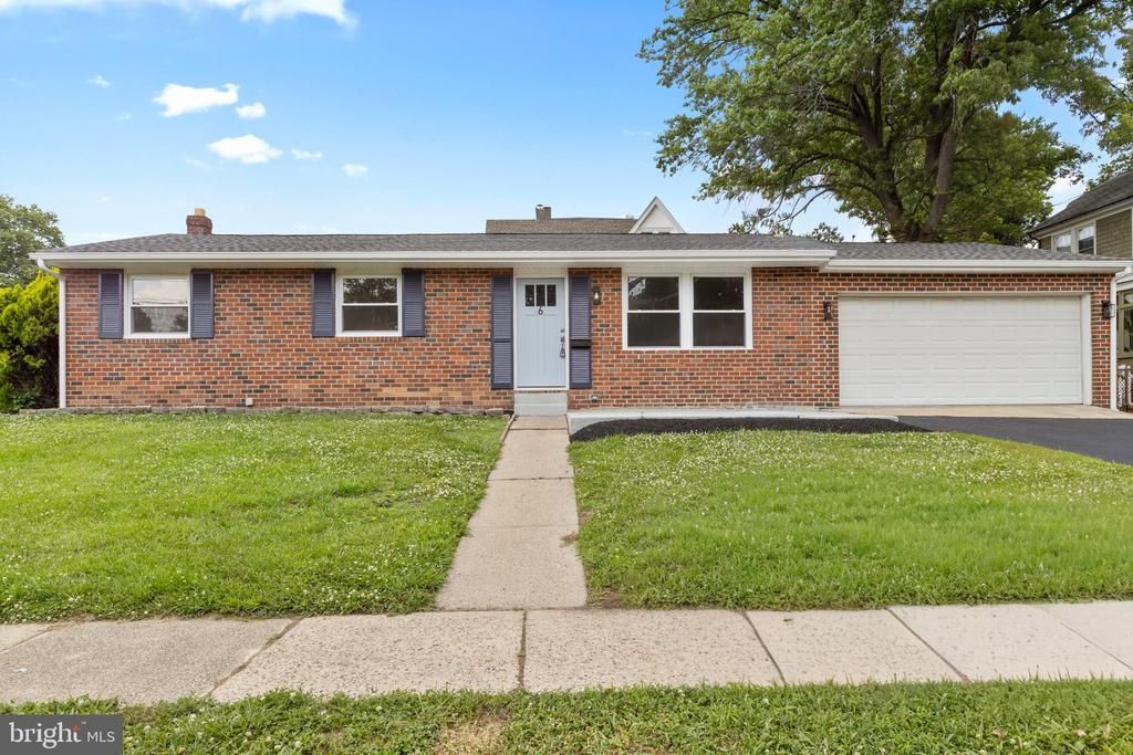 6 N SCOTT AVENUE, GLENOLDEN, PA 19036