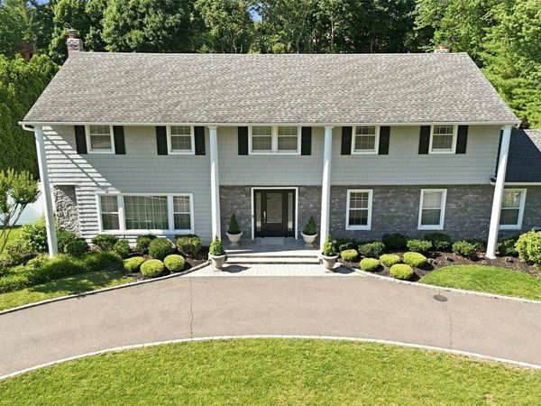 9 Vannina Place, Huntington, NY 11743