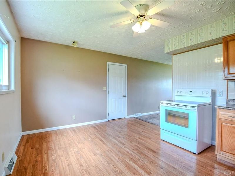 839 Wilshire Drive, Carlisle, OH 45005 Photo 12