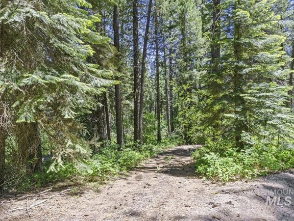 520 Susan Road, Cascade, ID 83611