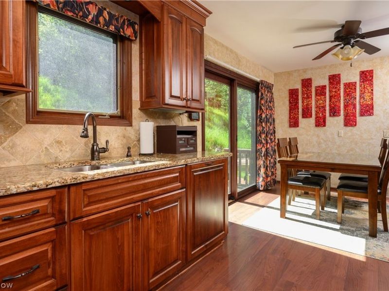 8365 Crinkleroot Clearing , Brecksville, OH 44141 Photo 15