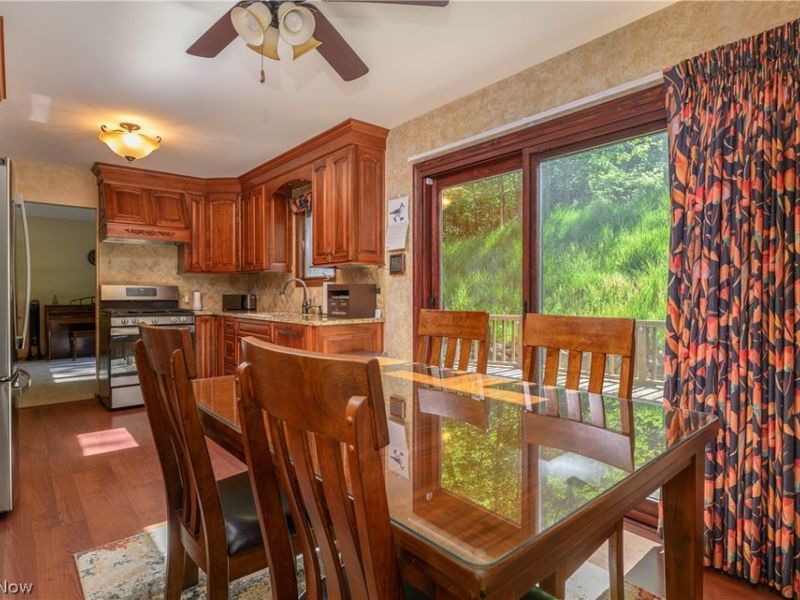 8365 Crinkleroot Clearing , Brecksville, OH 44141 Photo 16