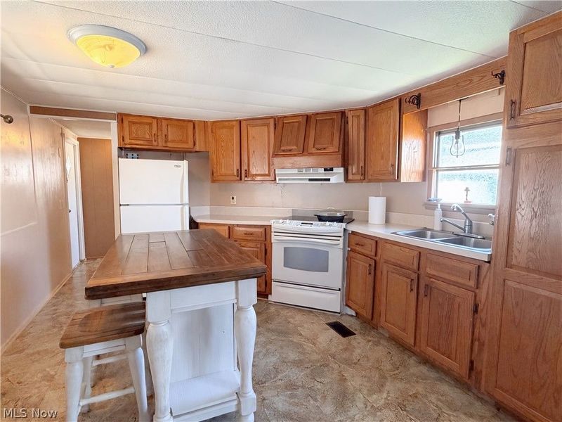 8316 Russell, Brooklyn, OH 44144 Photo 3