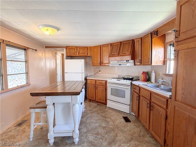 8316 Russell, Brooklyn, OH 44144 Photo 3