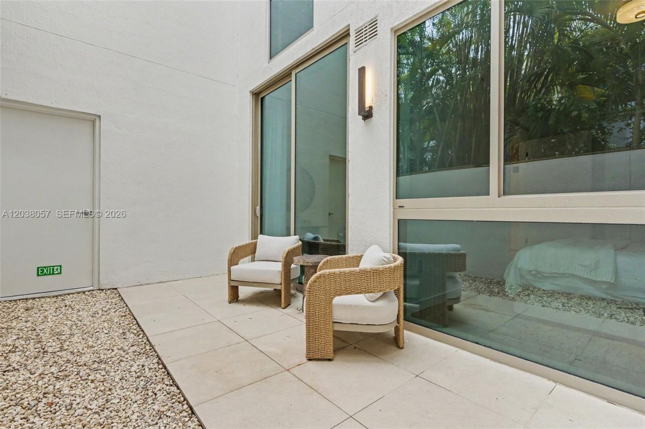 2200 Brickell Ave, Unit 117, Miami, FL 33129 Photo