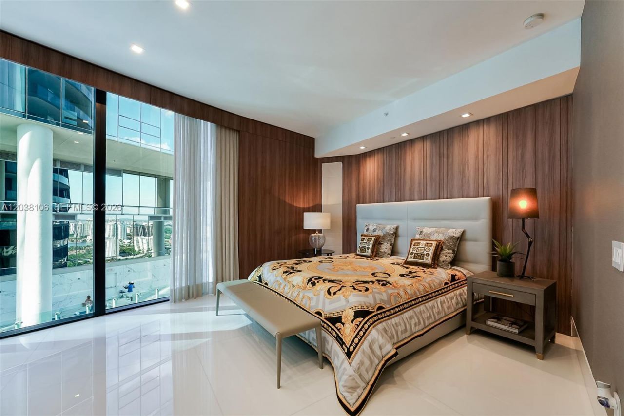 18555 Collins Ave, Unit 3301, Sunny Isles Beach, FL 33160 Photo