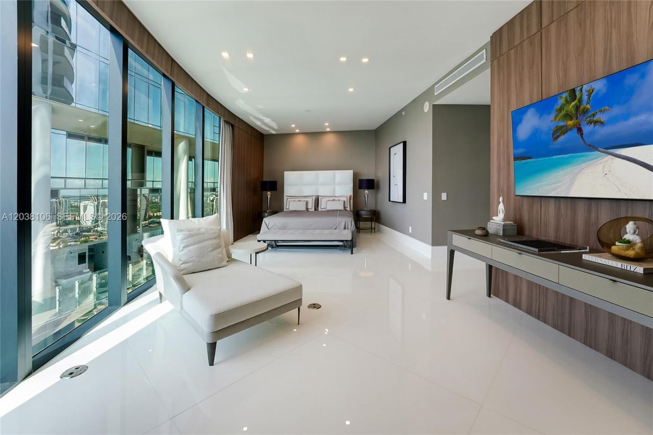 18555 Collins Ave, Unit 3301, Sunny Isles Beach, FL 33160 Photo