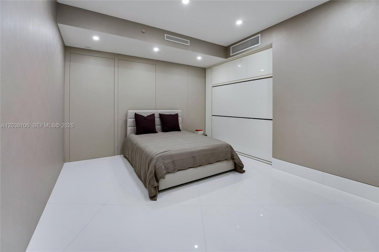 18555 Collins Ave, Unit 3301, Sunny Isles Beach, FL 33160 Photo