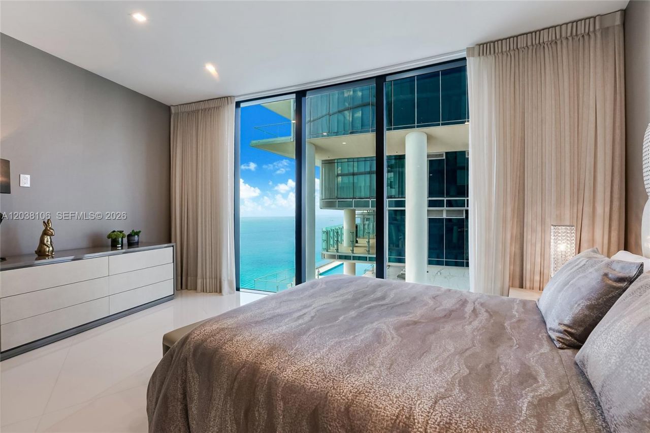 18555 Collins Ave, Unit 3301, Sunny Isles Beach, FL 33160 Photo
