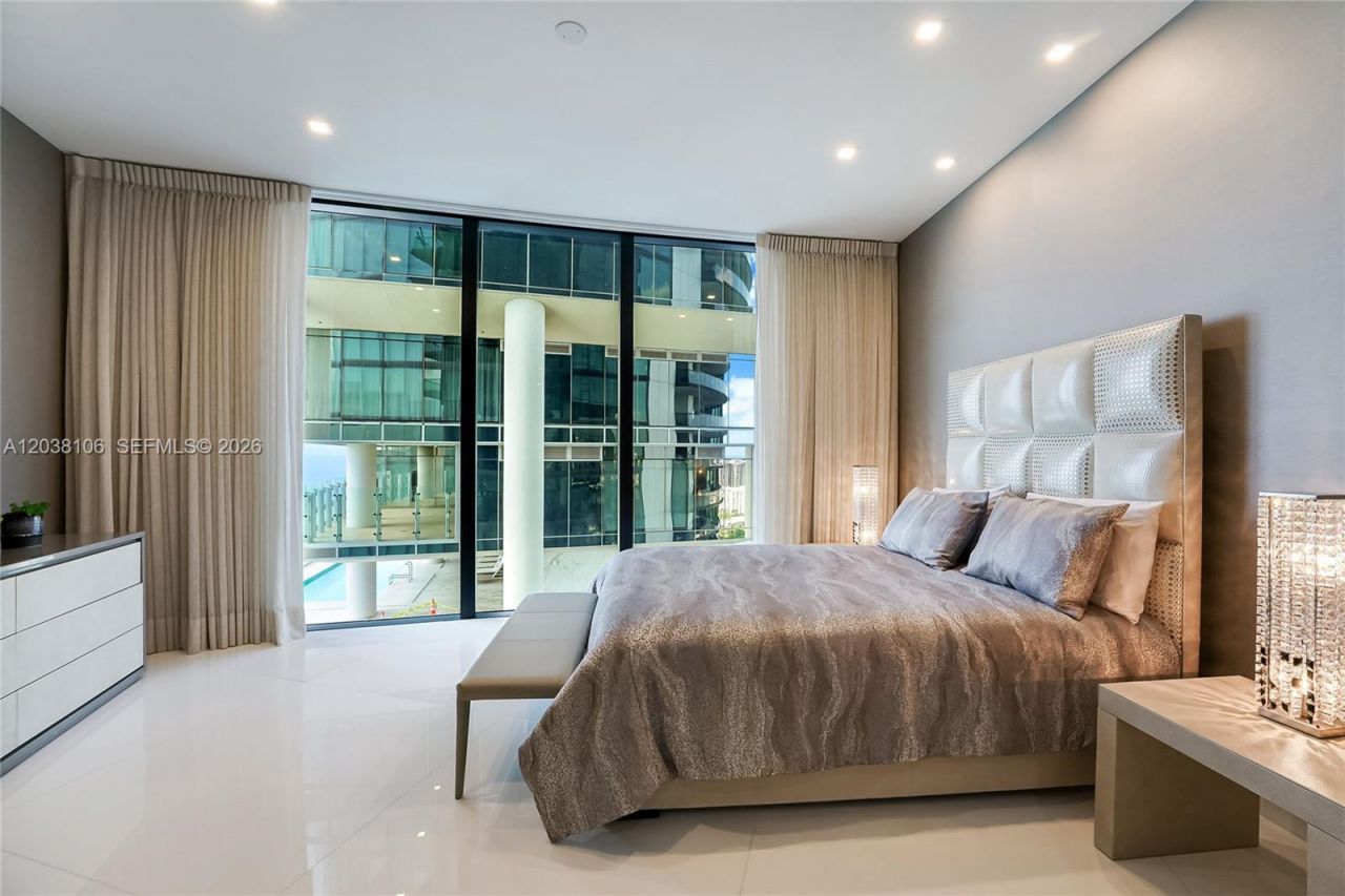 18555 Collins Ave, Unit 3301, Sunny Isles Beach, FL 33160 Photo