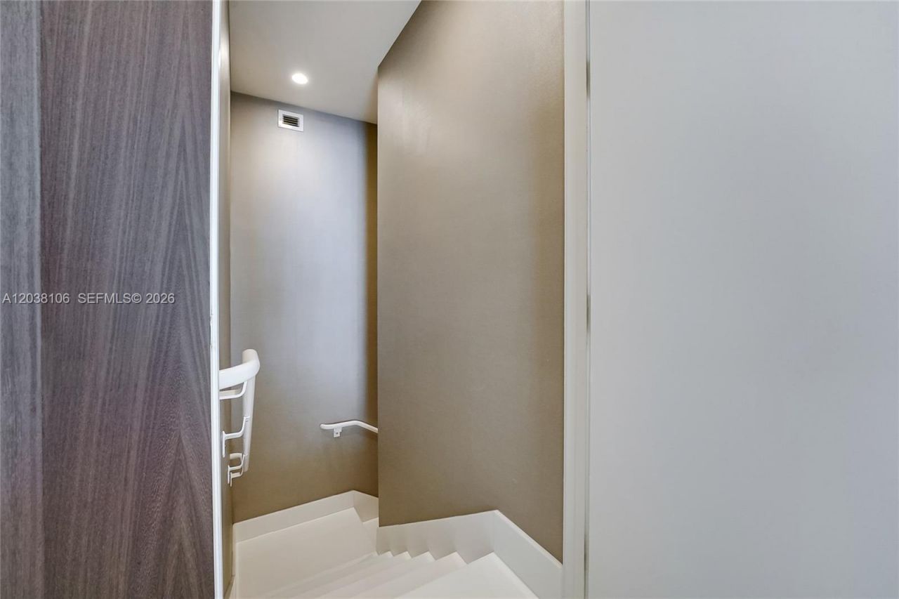 18555 Collins Ave, Unit 3301, Sunny Isles Beach, FL 33160 Photo