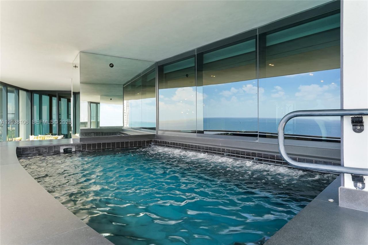 18555 Collins Ave, Unit 3301, Sunny Isles Beach, FL 33160 Photo