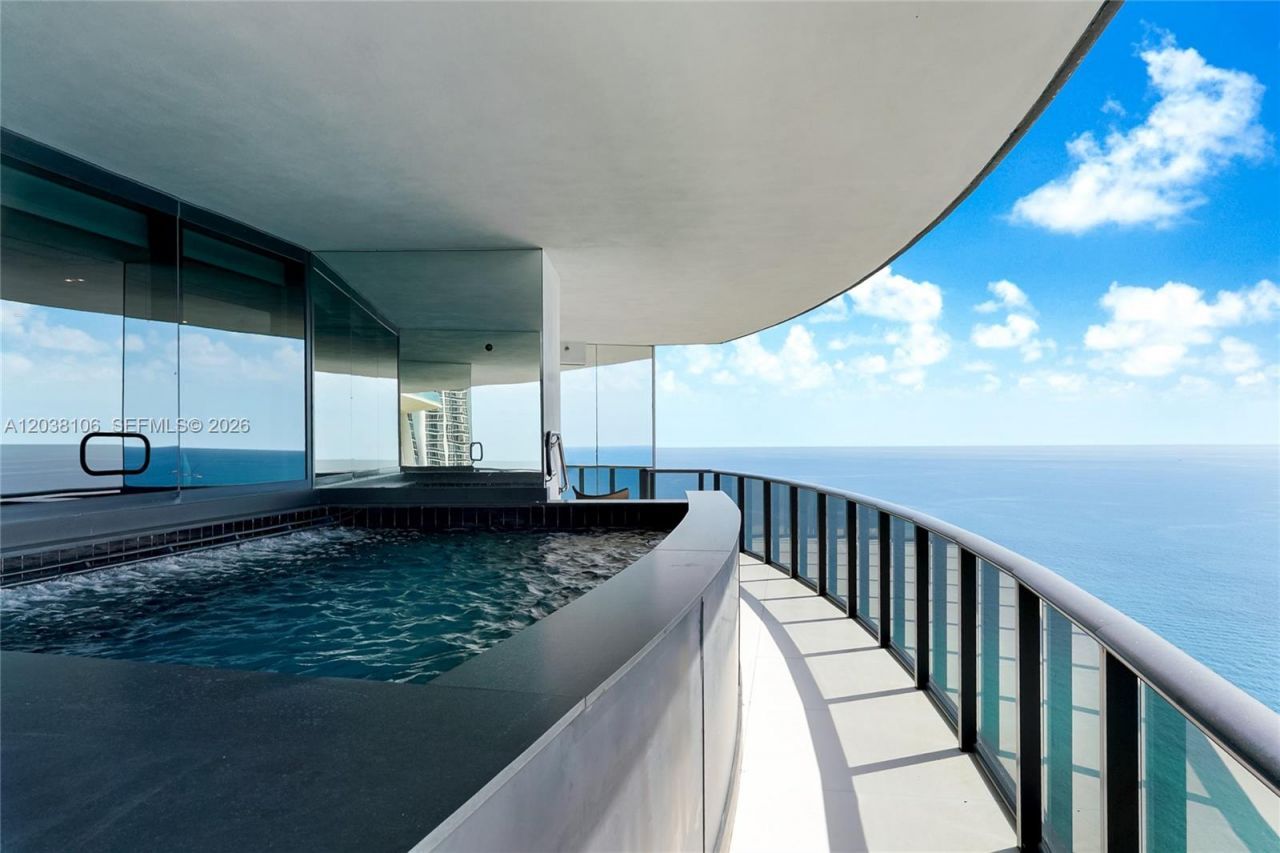 18555 Collins Ave, Unit 3301, Sunny Isles Beach, FL 33160 Photo