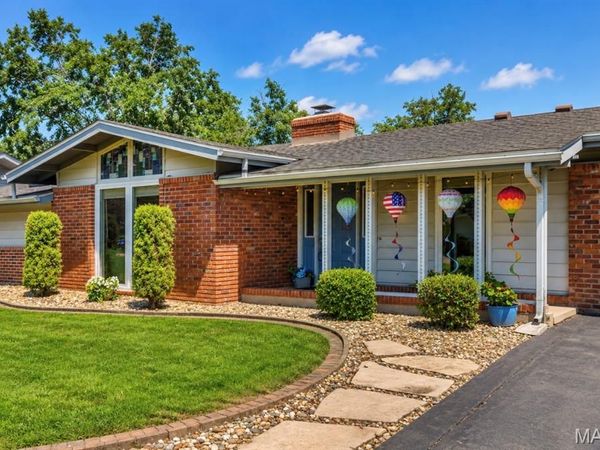 1504 Papillon Drive, St Louis, MO 63146