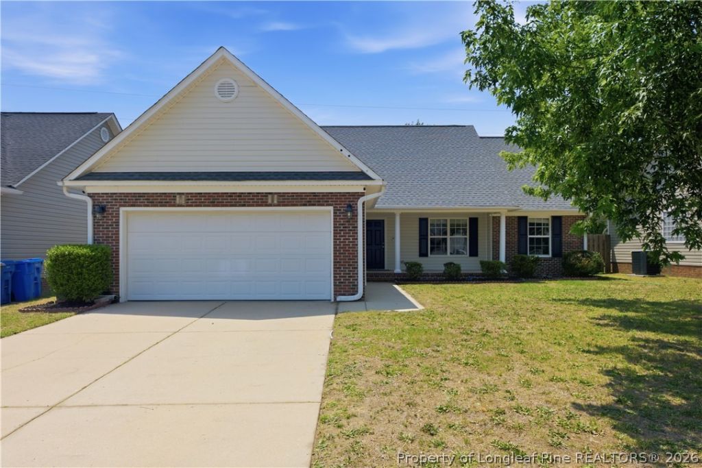 2206 Foster Gwin Lane, Fayetteville, NC 28304 Main Photo