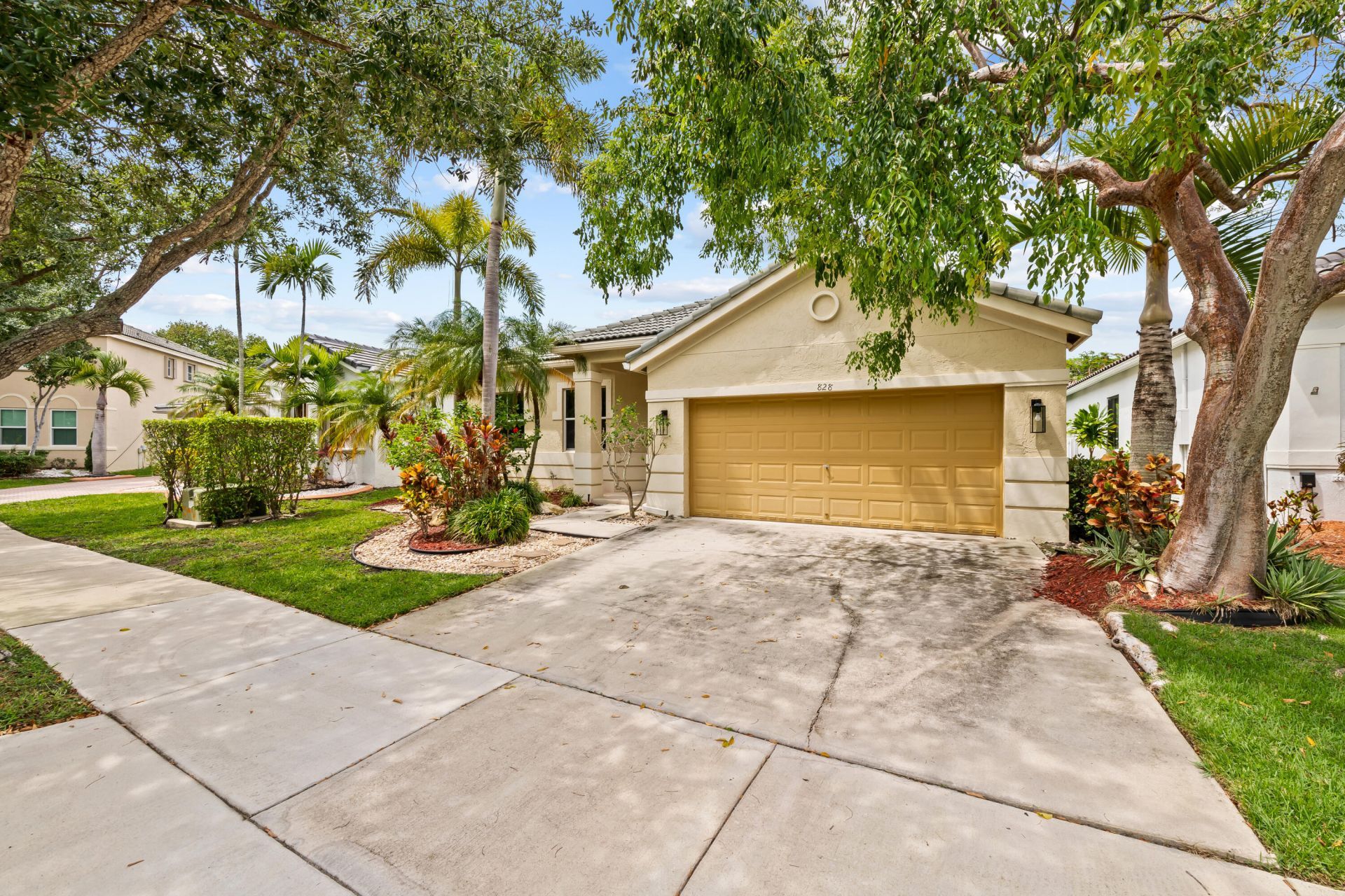 828 Vanda Terrace, Weston, FL 33327 Photo