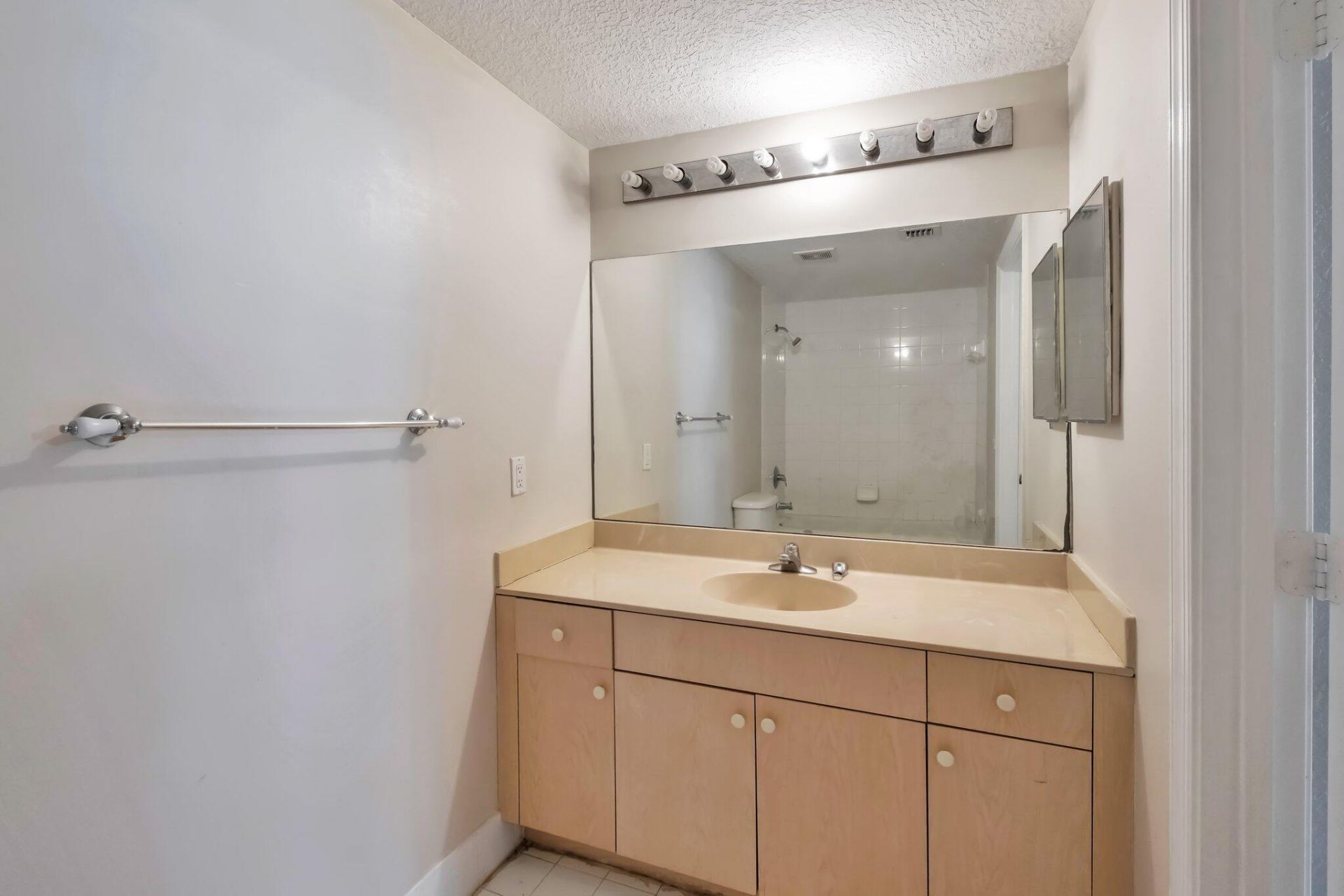 1103 Golden Lakes Boulevard, Unit 1013, West Palm Beach, FL 33411 Photo