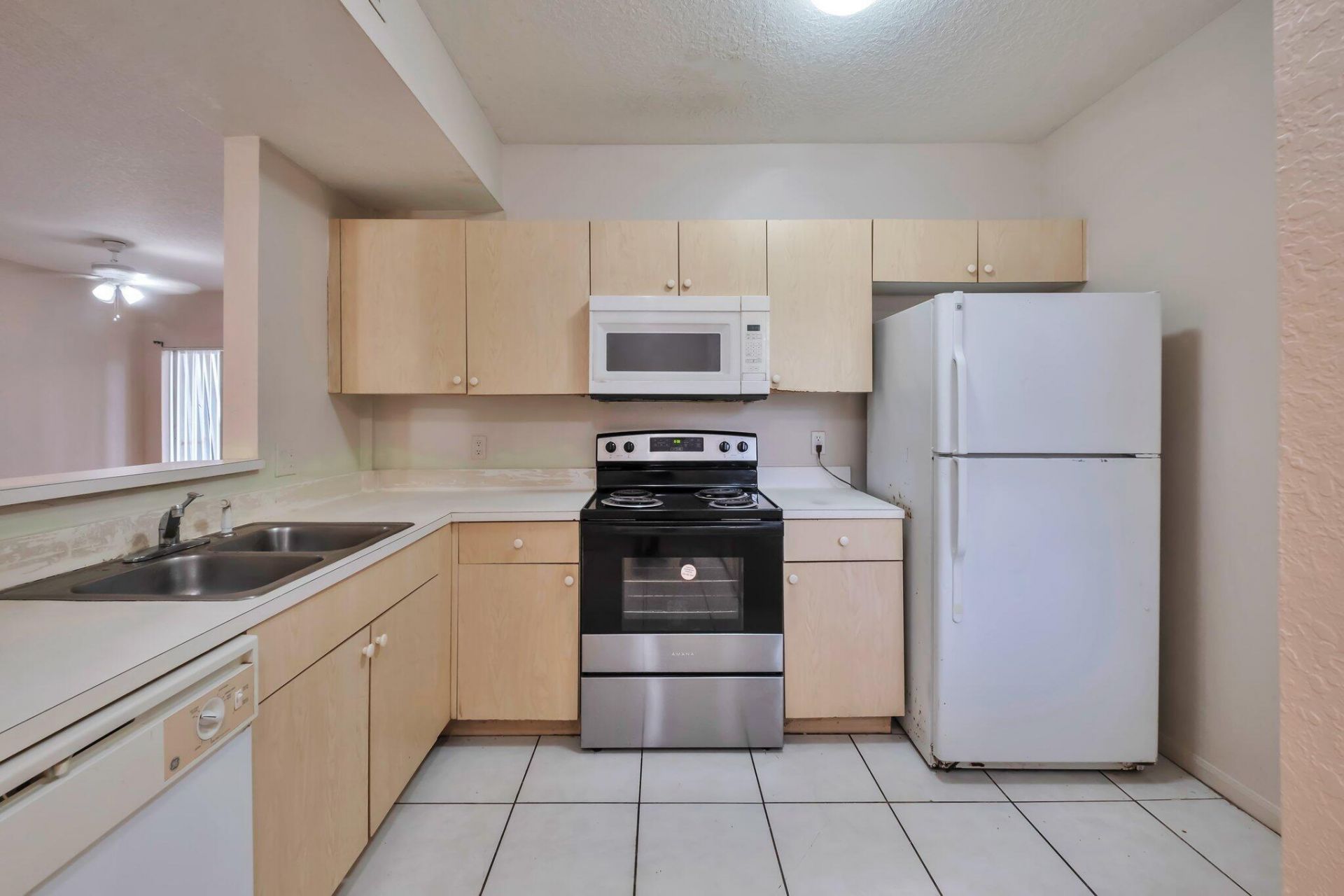 1103 Golden Lakes Boulevard, Unit 1013, West Palm Beach, FL 33411 Photo