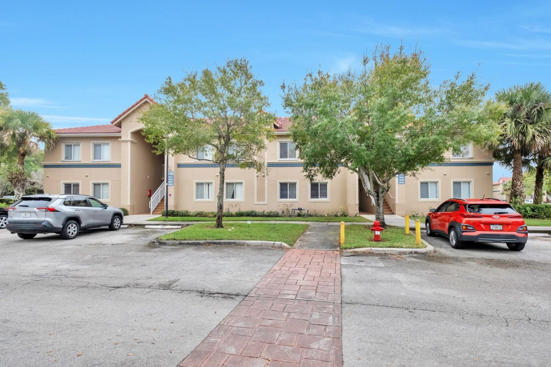 1103 Golden Lakes Boulevard, Unit 1013, West Palm Beach, FL 33411 Photo