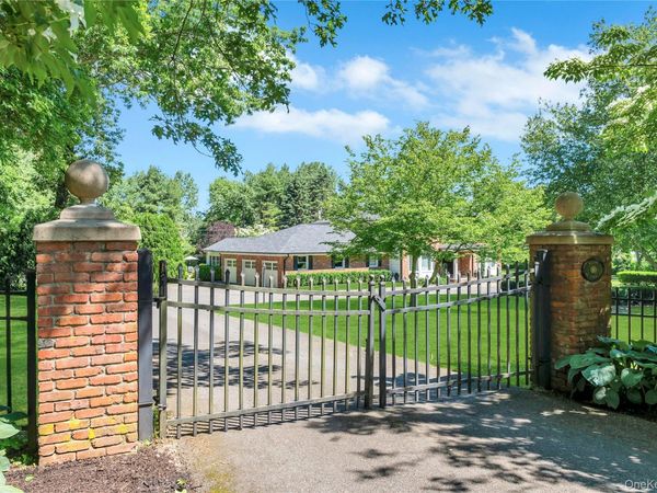 110 Linden Ln , Upper Brookville, NY 11545