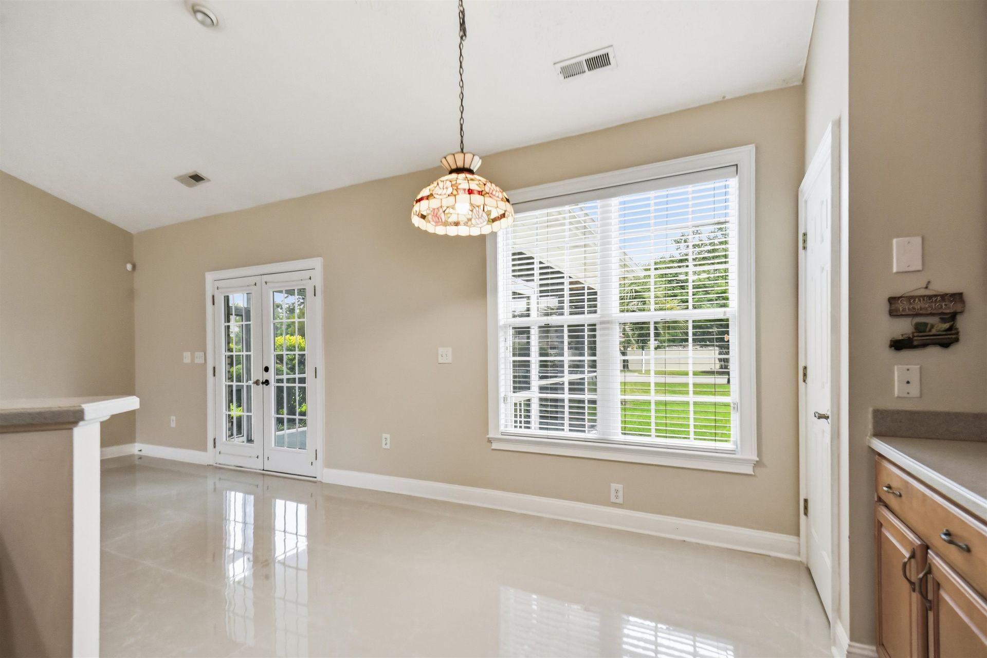 3600 Kingsley Dr. Photo 11