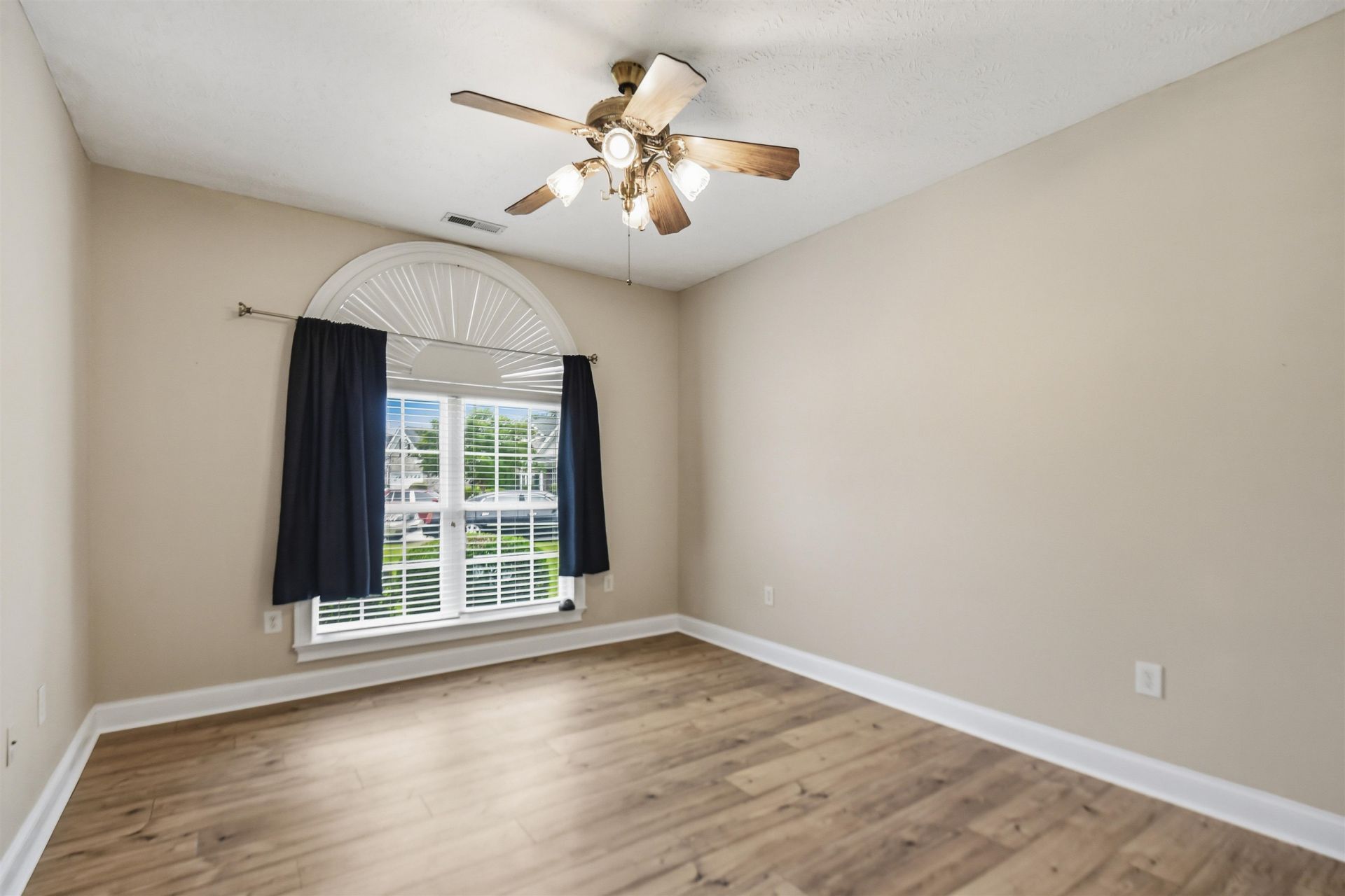 3600 Kingsley Dr. Photo 25