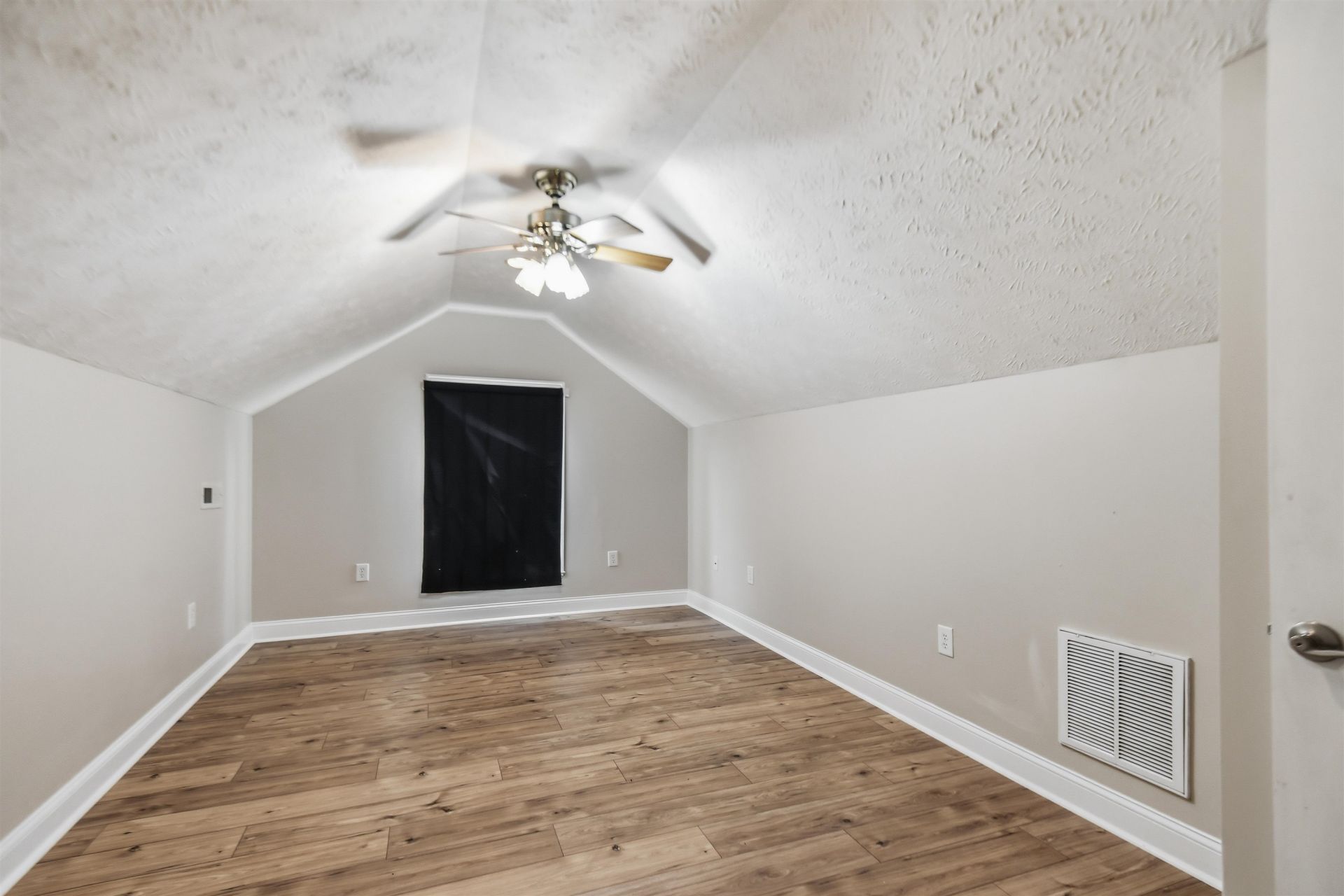 3600 Kingsley Dr. Photo 28