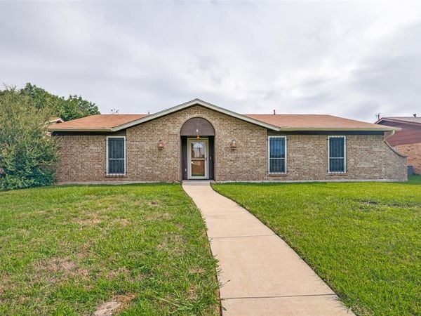 527 Dinalynn Street, Mesquite, TX 75149