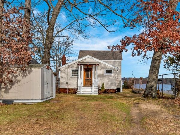 1 Bisson Ln, Merrimac, MA 01860