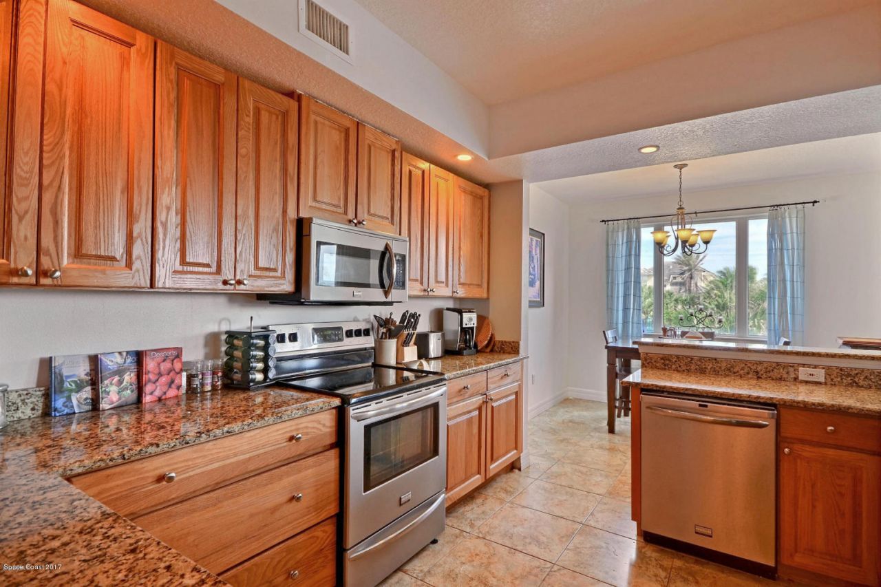 130 Warsteiner Way , Unit 204, Melbourne Beach, FL 32951 Photo