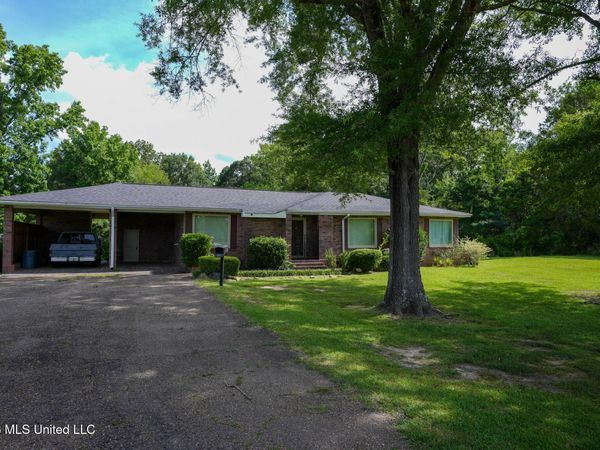 13033 Dentville Road, Hazlehurst, MS 39083