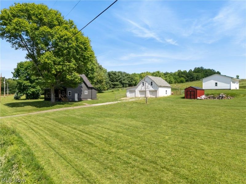 3367 Howenstine Drive SE, East Sparta, OH 44626 Photo 3