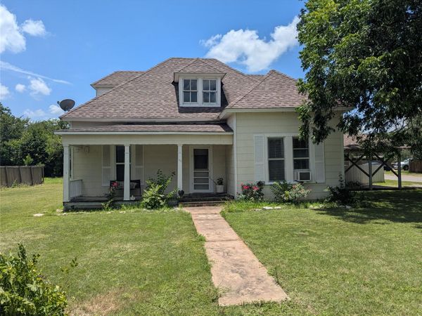 1319 Grace ST , Taylor, TX 76574