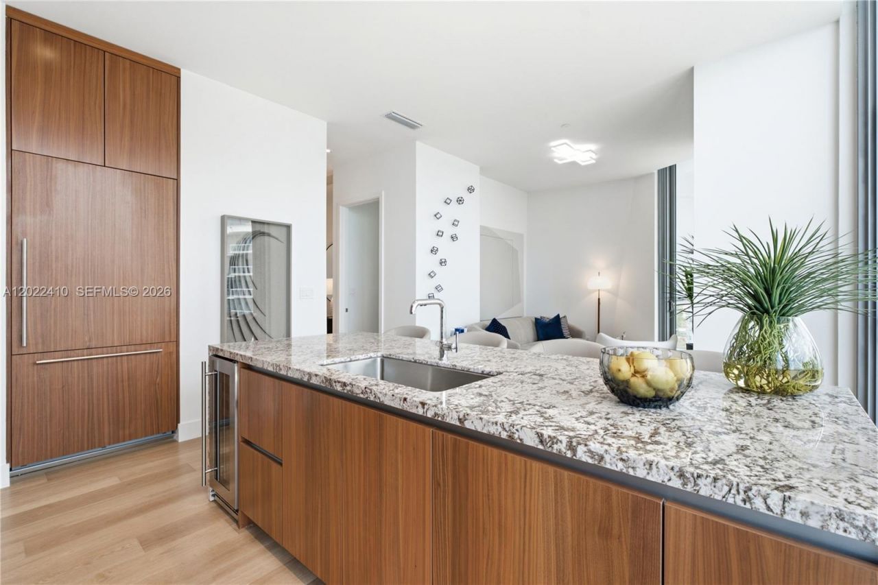 175 SE 25th Rd , Unit 1604, Miami, FL 33129 Photo