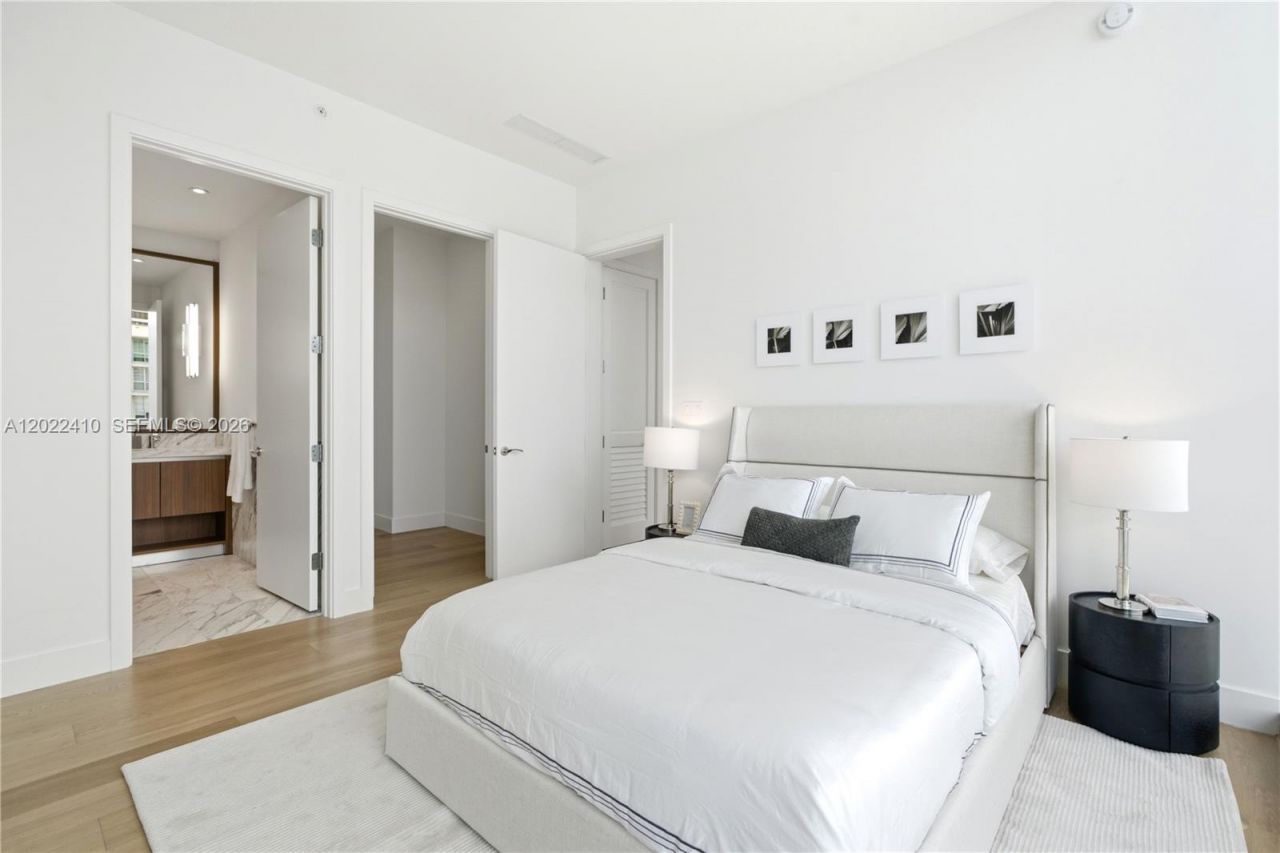 175 SE 25th Rd , Unit 1604, Miami, FL 33129 Photo