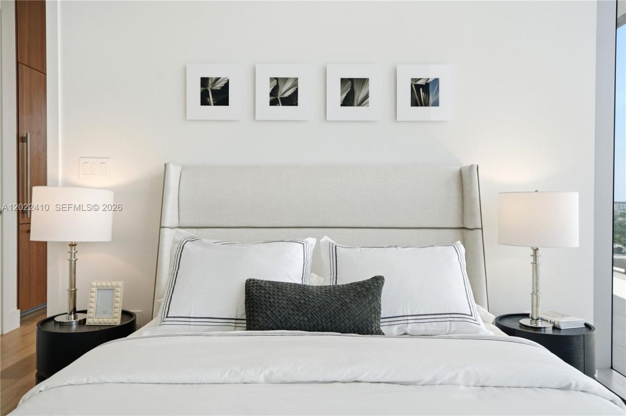 175 SE 25th Rd , Unit 1604, Miami, FL 33129 Photo