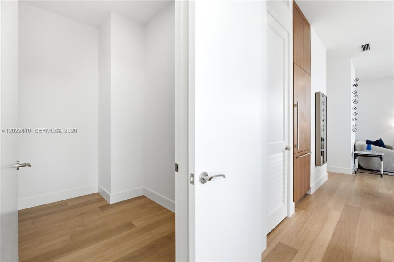 175 SE 25th Rd , Unit 1604, Miami, FL 33129 Photo