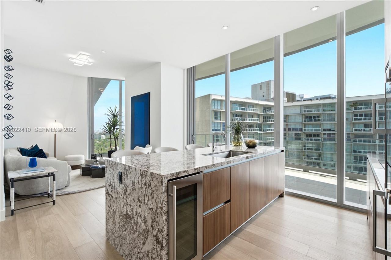 175 SE 25th Rd , Unit 1604, Miami, FL 33129 Photo