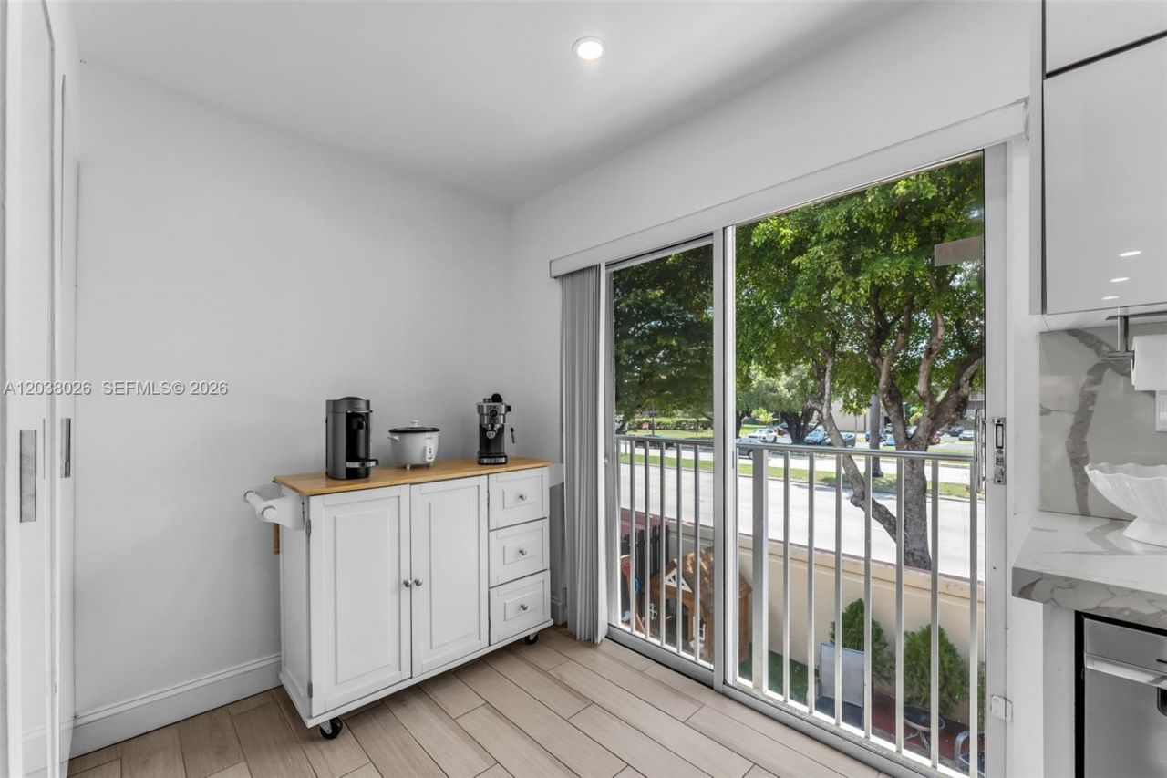460 NW 86th Pl, Unit 101, Miami, FL 33126 Photo