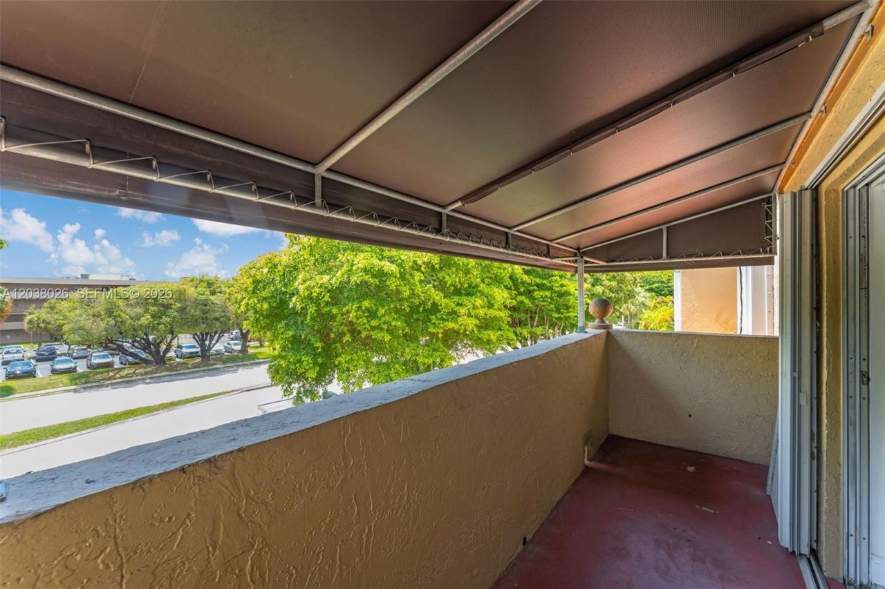 460 NW 86th Pl, Unit 101, Miami, FL 33126 Photo