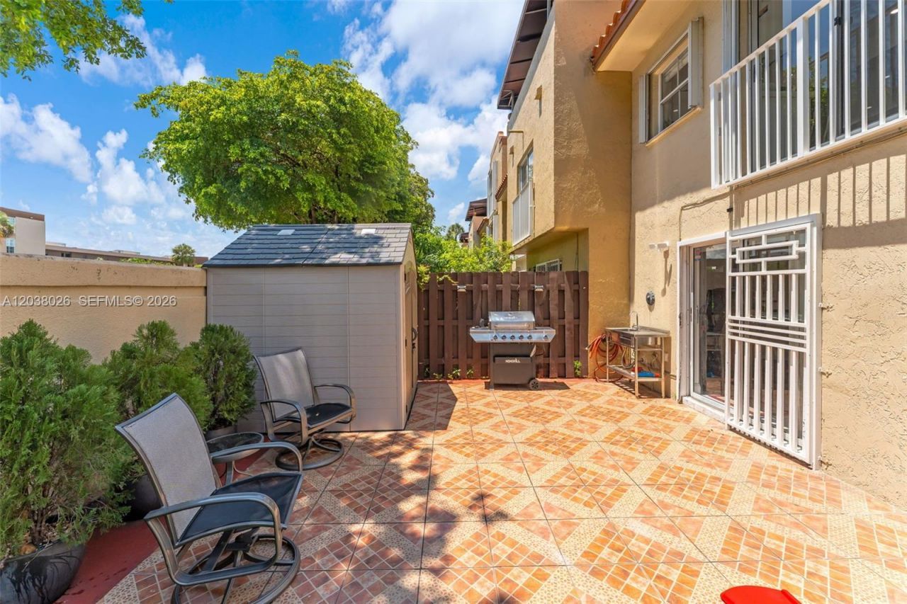 460 NW 86th Pl, Unit 101, Miami, FL 33126 Photo
