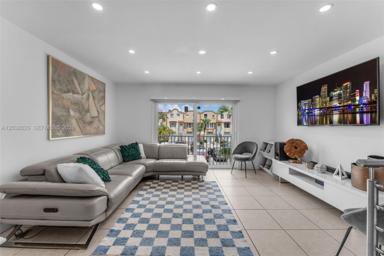 460 NW 86th Pl, Unit 101, Miami, FL 33126 Photo