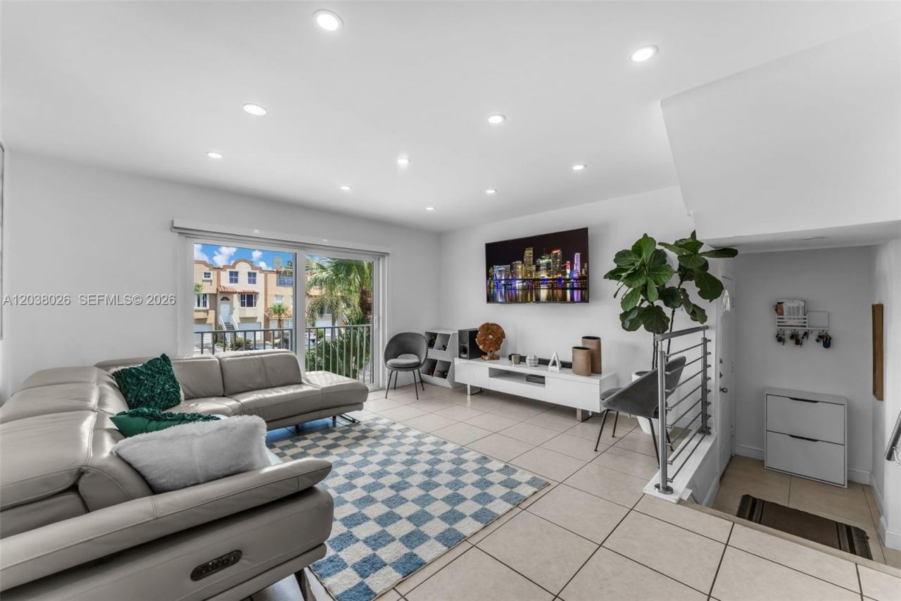 460 NW 86th Pl, Unit 101, Miami, FL 33126 Photo