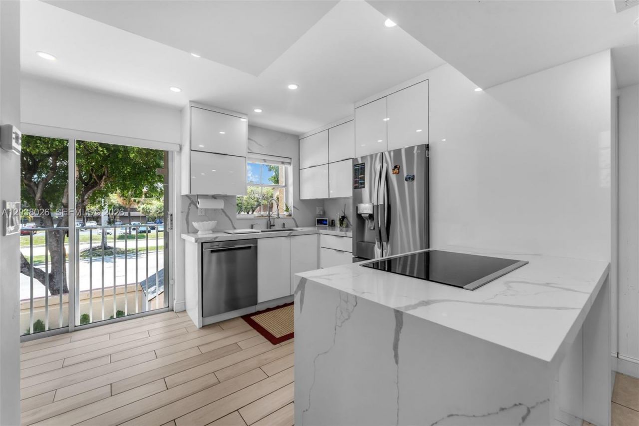 460 NW 86th Pl, Unit 101, Miami, FL 33126 Photo
