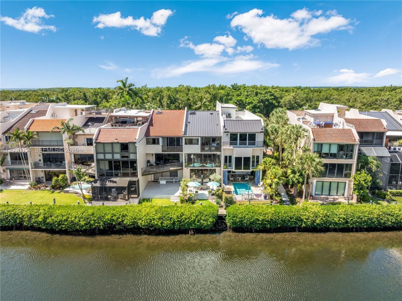 6112 Paradise Point Dr, Palmetto Bay, FL 33157 Photo