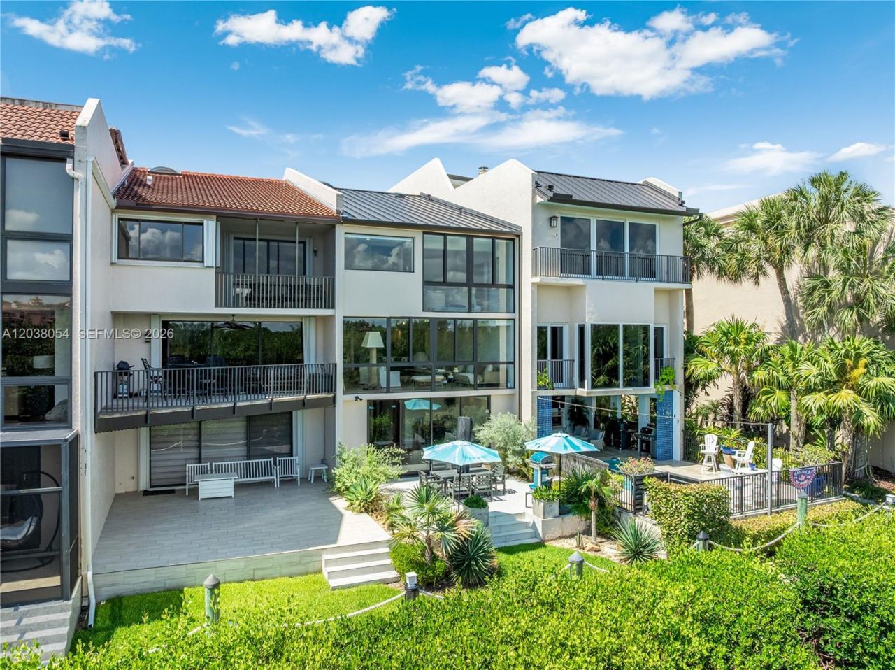 6112 Paradise Point Dr, Palmetto Bay, FL 33157 Photo